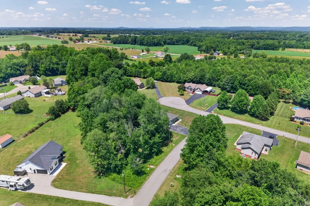 197 Rustling Oaks Drive Sparta TN 38583