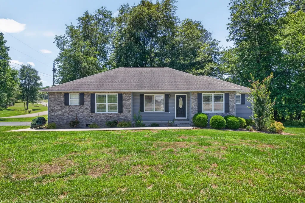 197 Rustling Oaks Drive Sparta TN 38583