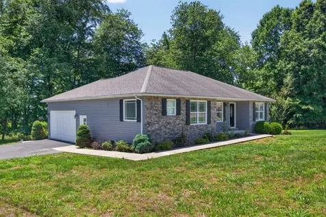 197 Rustling Oaks Drive Sparta TN 38583