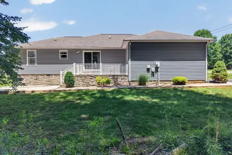 197 Rustling Oaks Drive Sparta TN 38583