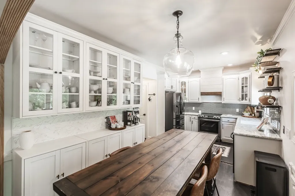 908 E Cynthia Trail Goodlettsville TN 37072