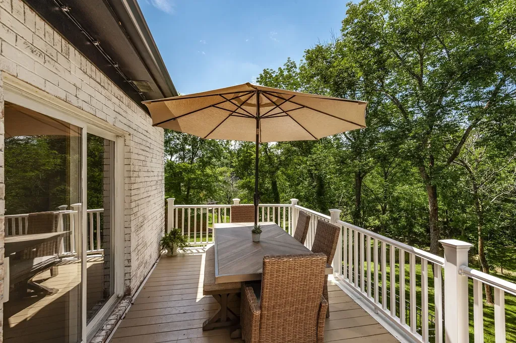 908 E Cynthia Trail Goodlettsville TN 37072
