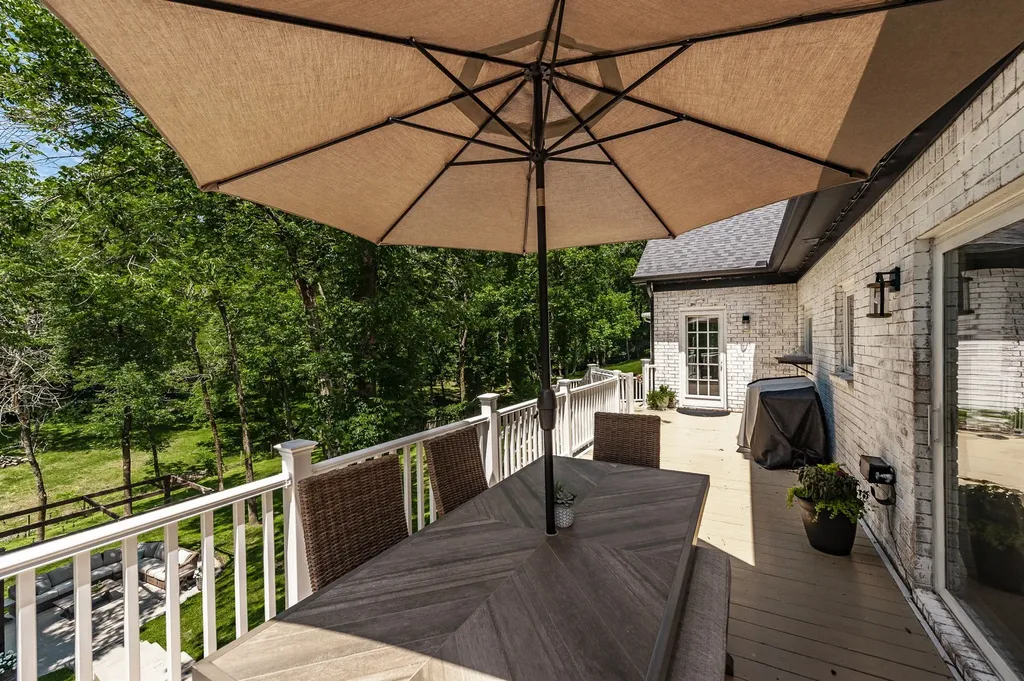 908 E Cynthia Trail Goodlettsville TN 37072