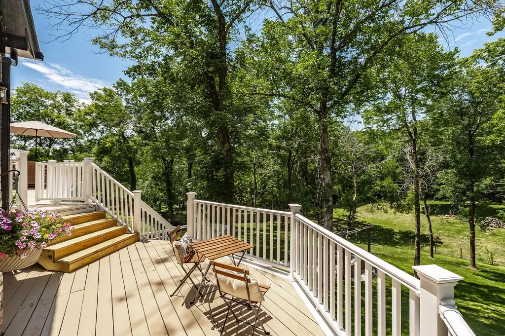 908 E Cynthia Trail Goodlettsville TN 37072