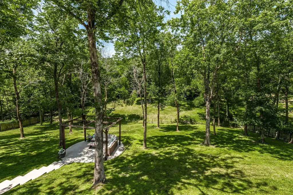 908 E Cynthia Trail Goodlettsville TN 37072