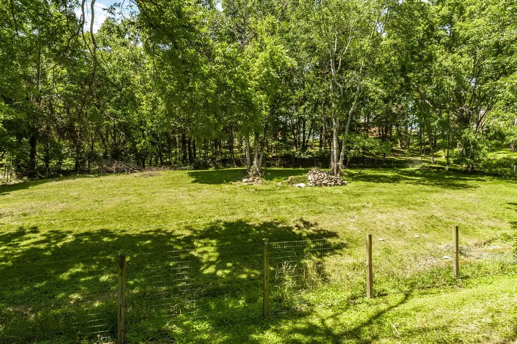908 E Cynthia Trail Goodlettsville TN 37072