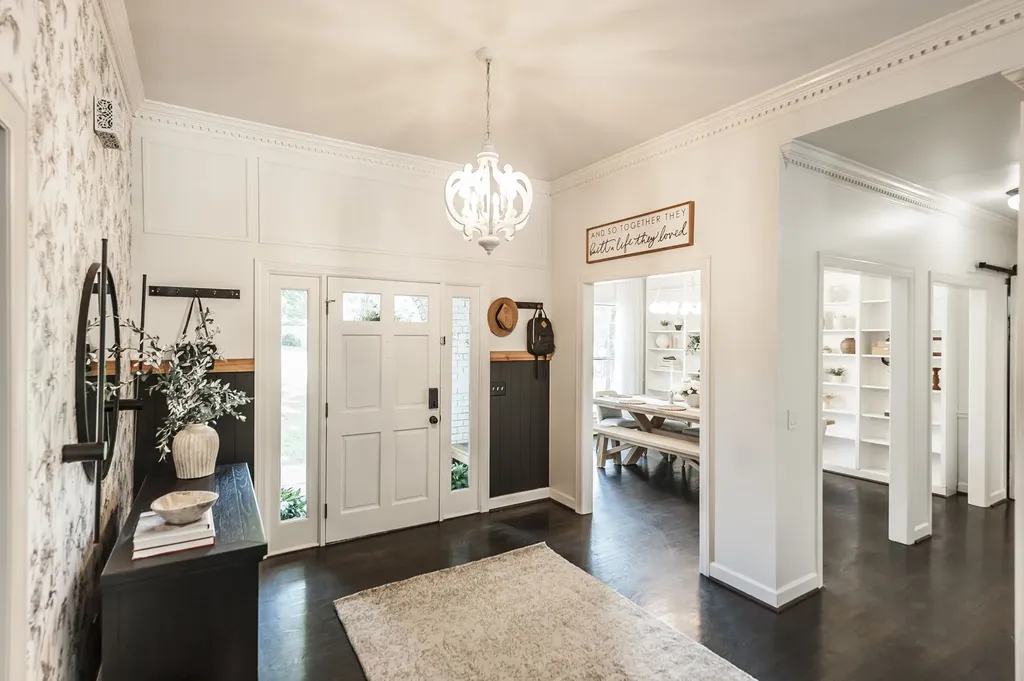 908 E Cynthia Trail Goodlettsville TN 37072