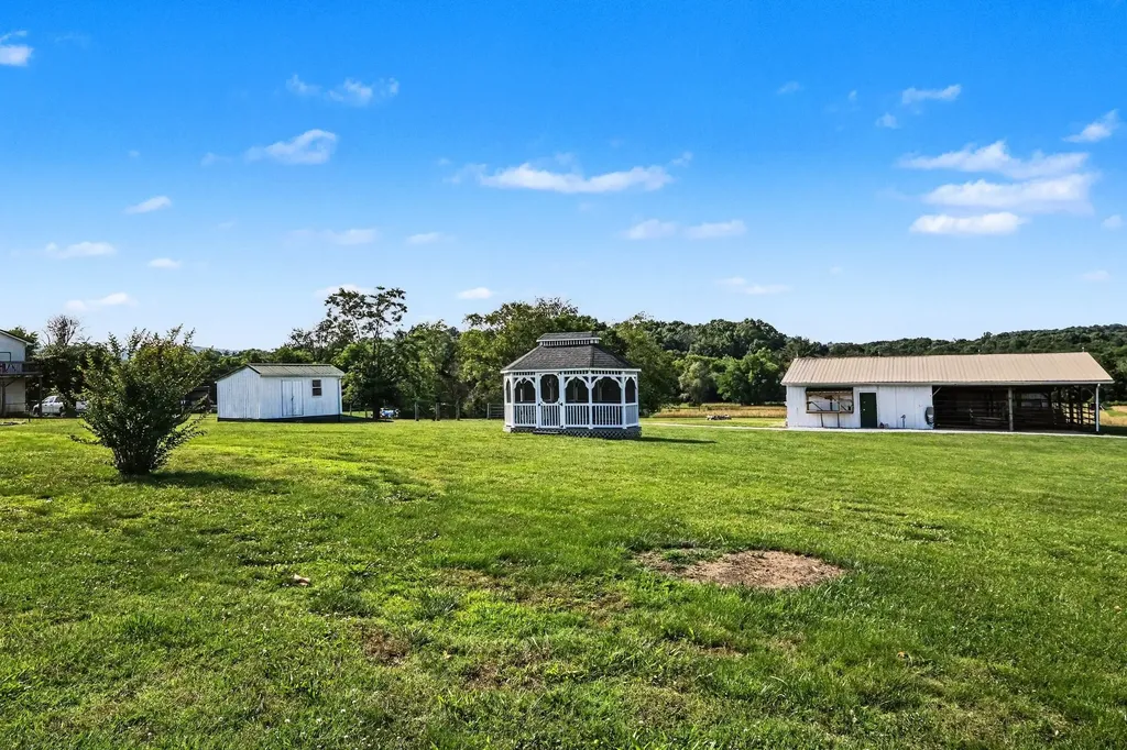 956 Lebanon Highway Lebanon TN 37087