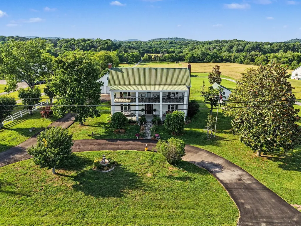 956 Lebanon Highway Lebanon TN 37087