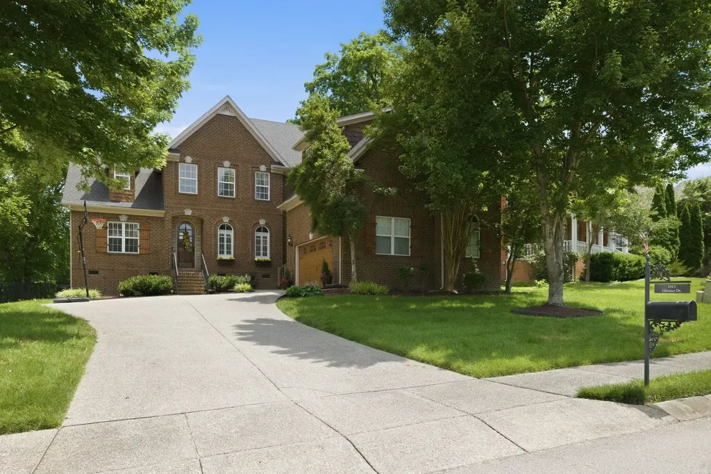 1013 Glessner Drive Spring Hill TN 37174