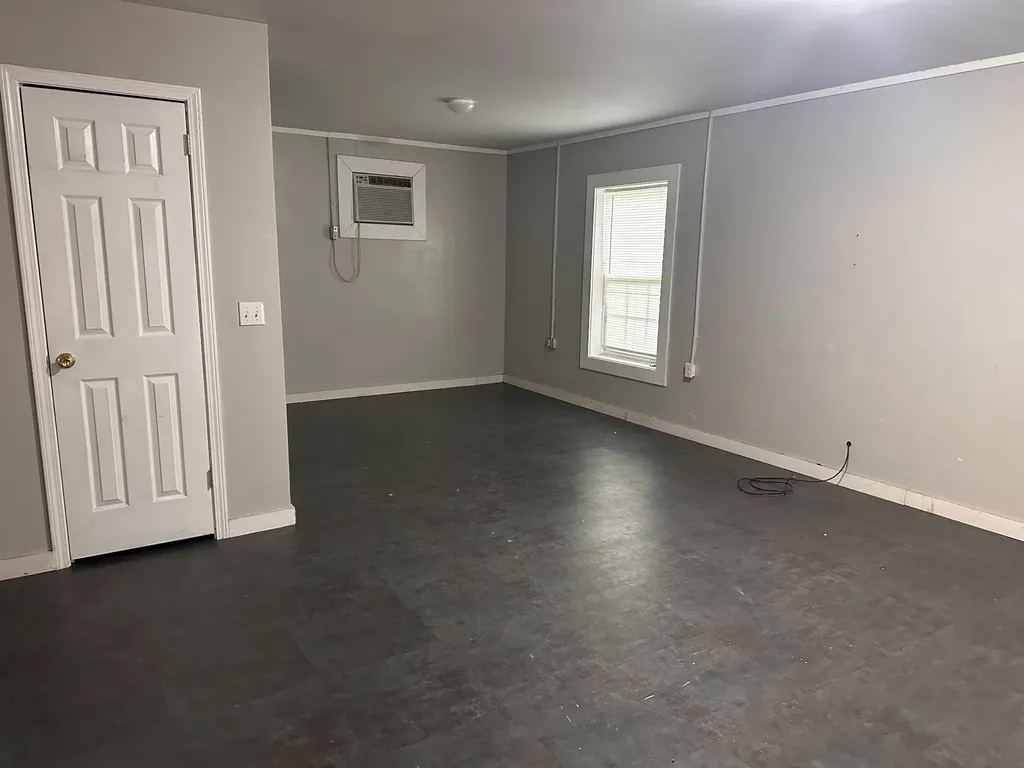 126 N Oak Street Hohenwald TN 38462