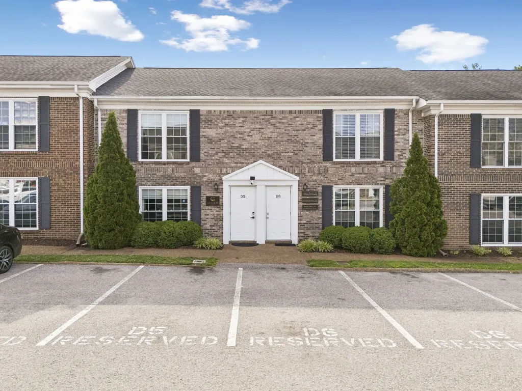 109 Holiday Court Franklin TN 37067
