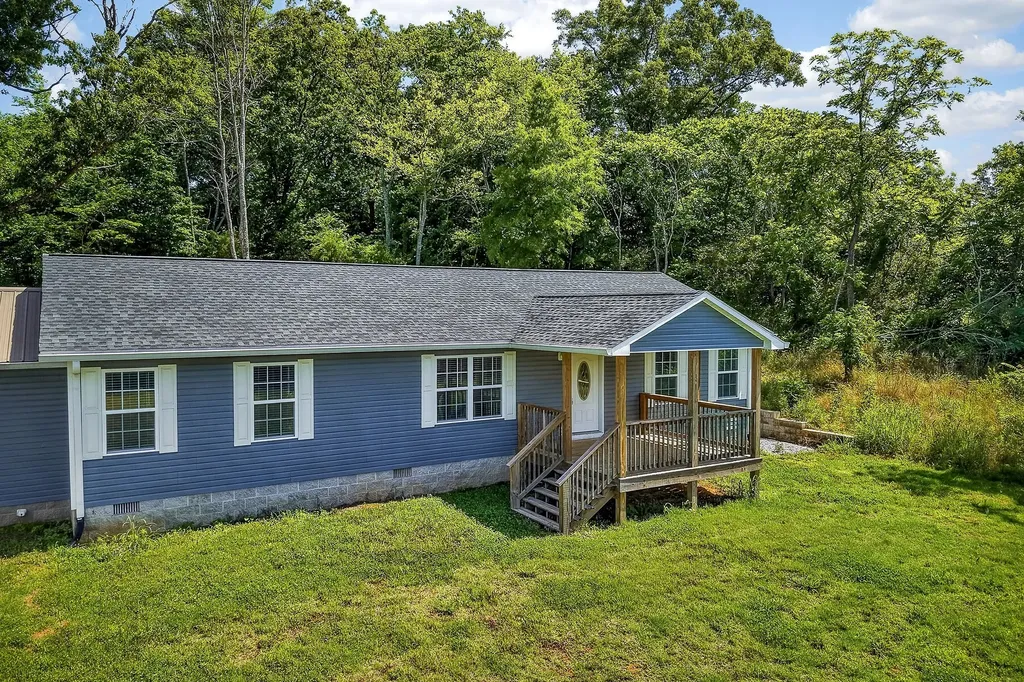 6101 Old Kentucky Road Sparta TN 38583