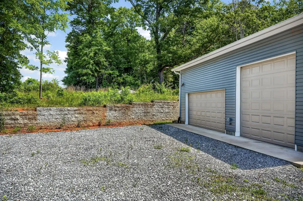 6101 Old Kentucky Road Sparta TN 38583