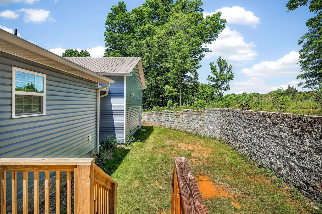 6101 Old Kentucky Road Sparta TN 38583