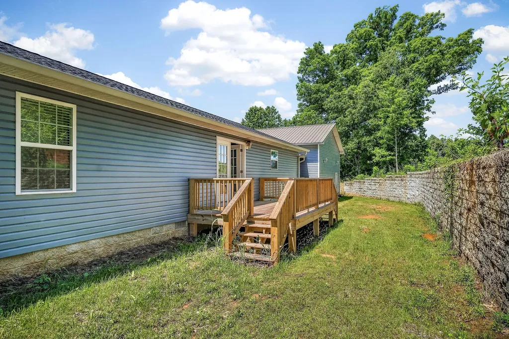 6101 Old Kentucky Road Sparta TN 38583