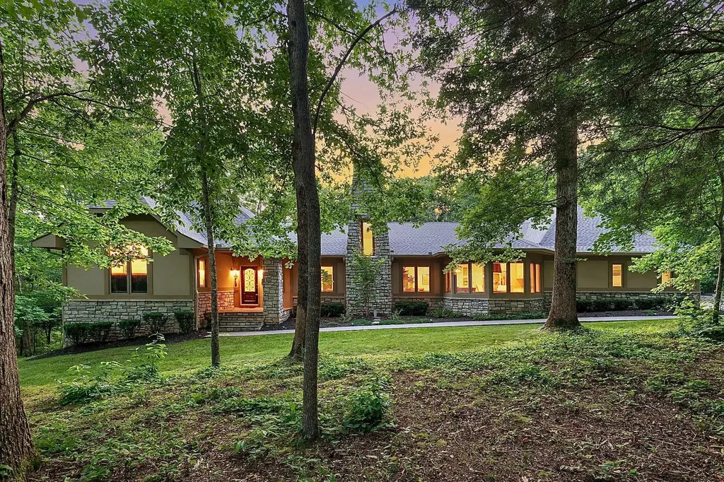 1003 Champion Hills Drive Kingston Springs TN 37082