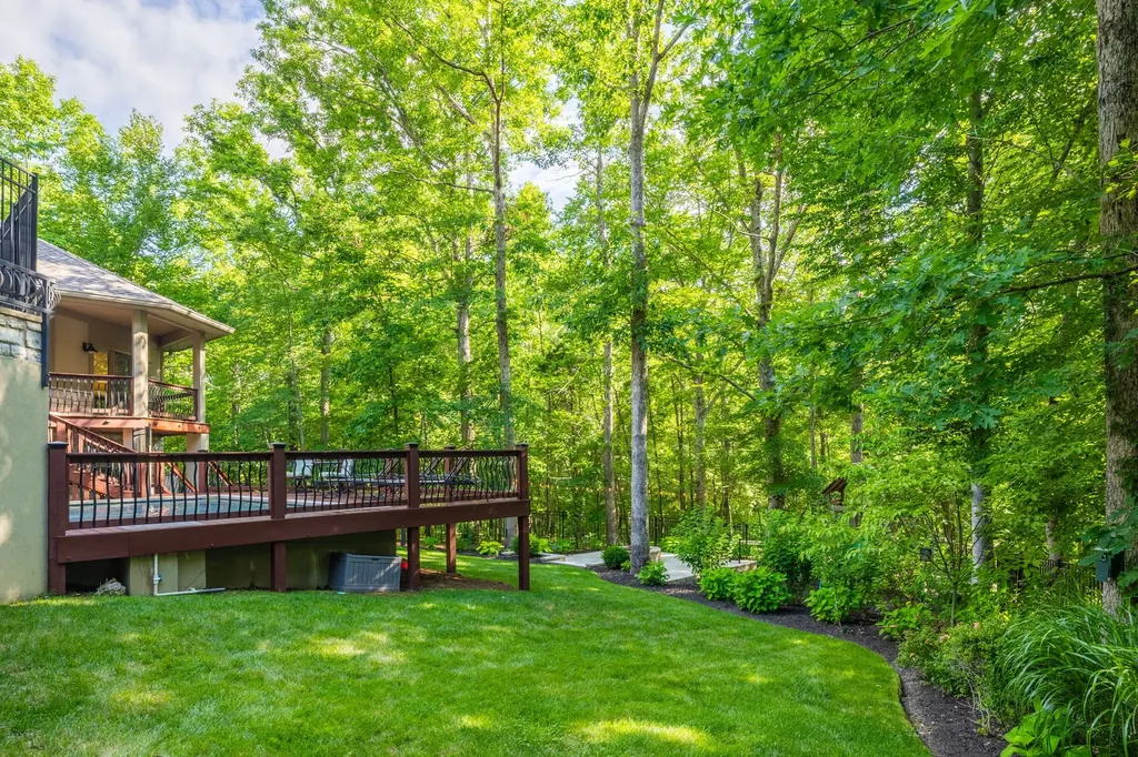 1003 Champion Hills Drive Kingston Springs TN 37082
