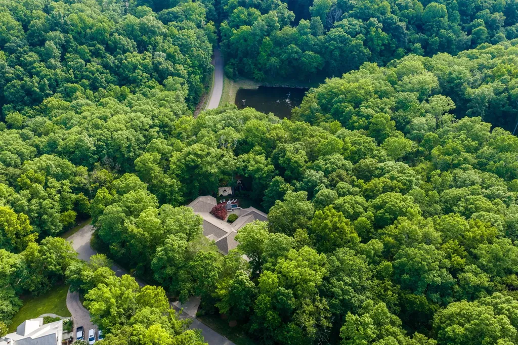 1003 Champion Hills Drive Kingston Springs TN 37082