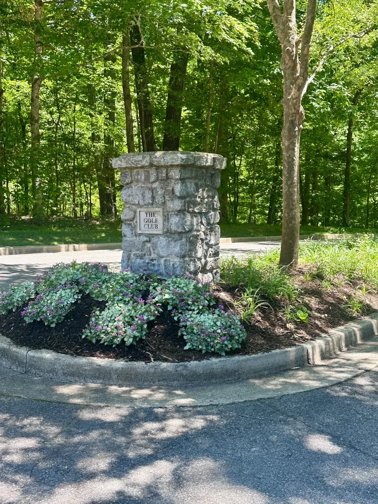 1003 Champion Hills Drive Kingston Springs TN 37082