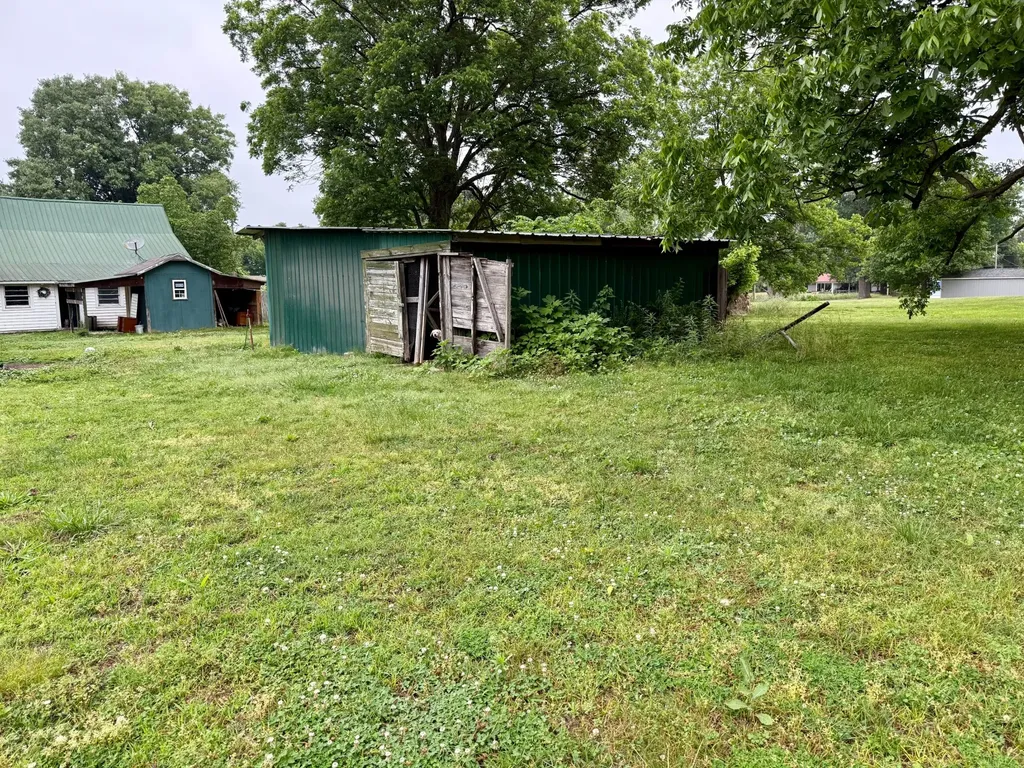 1935 Buster Collins Road Kenton TN 38233