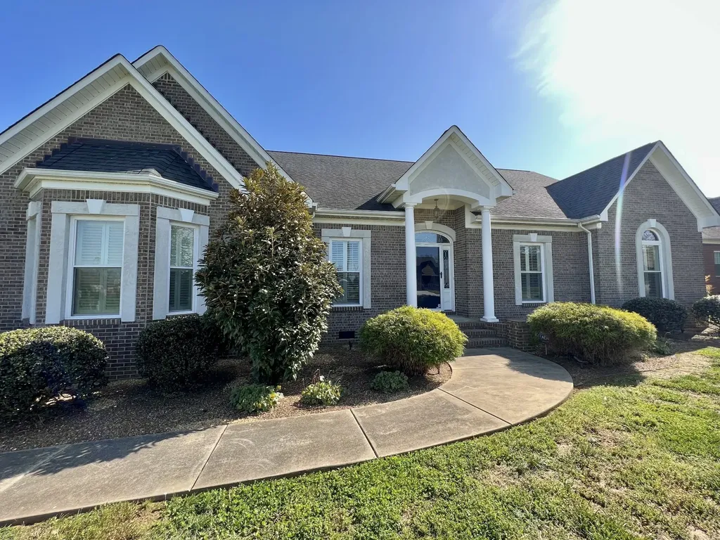724 Toben Ter, N Lawrenceburg TN 38464