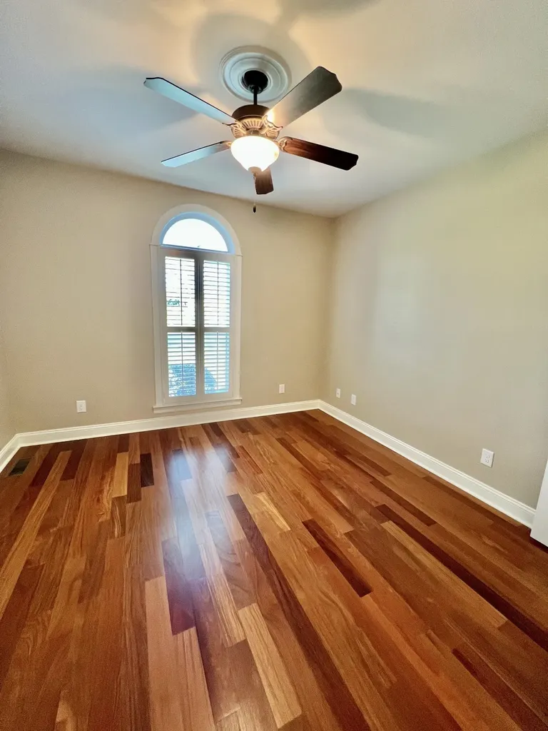 724 Toben Ter, N Lawrenceburg TN 38464