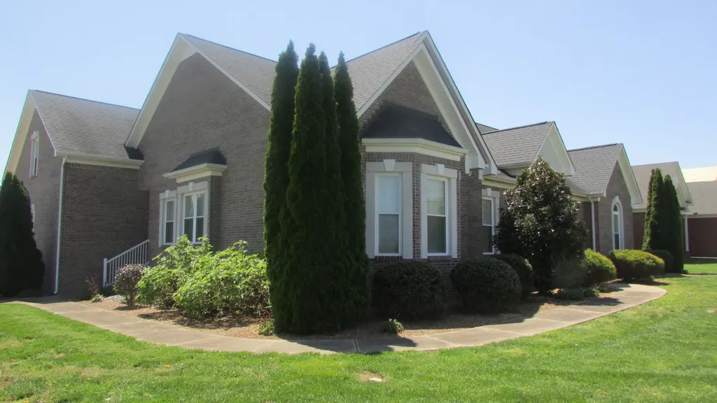 724 Toben Ter, N Lawrenceburg TN 38464