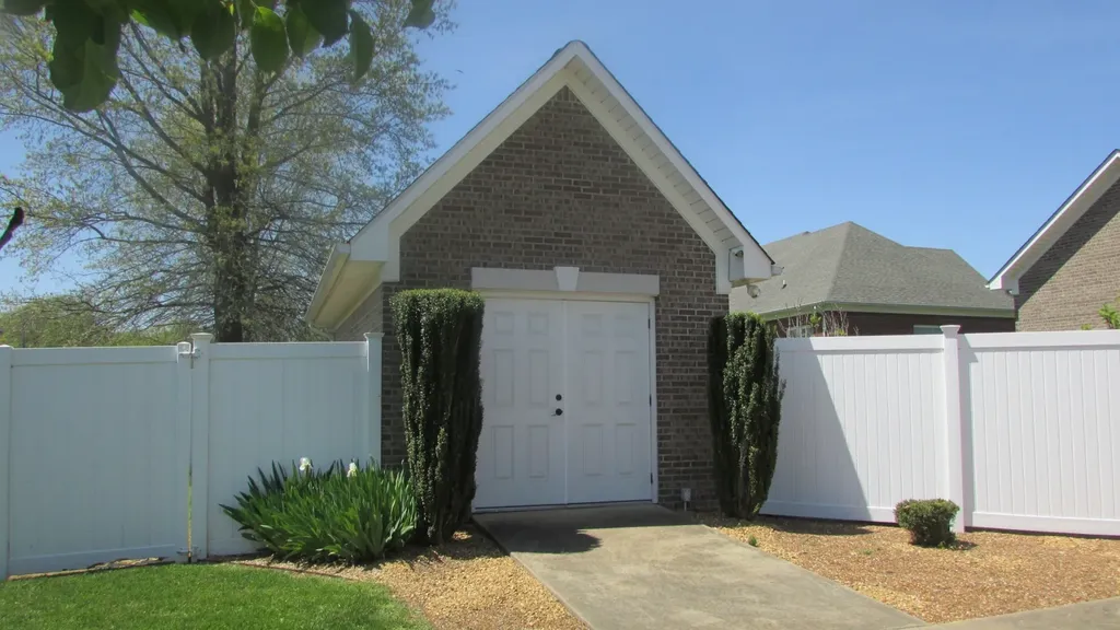 724 Toben Ter, N Lawrenceburg TN 38464