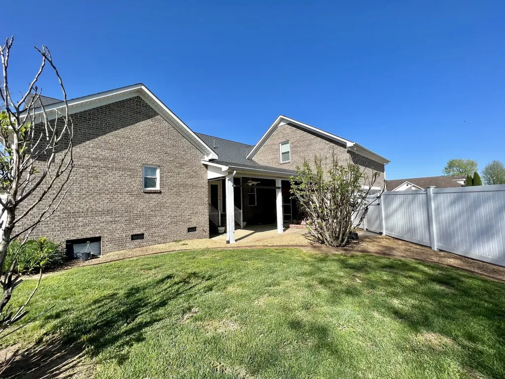 724 Toben Ter, N Lawrenceburg TN 38464