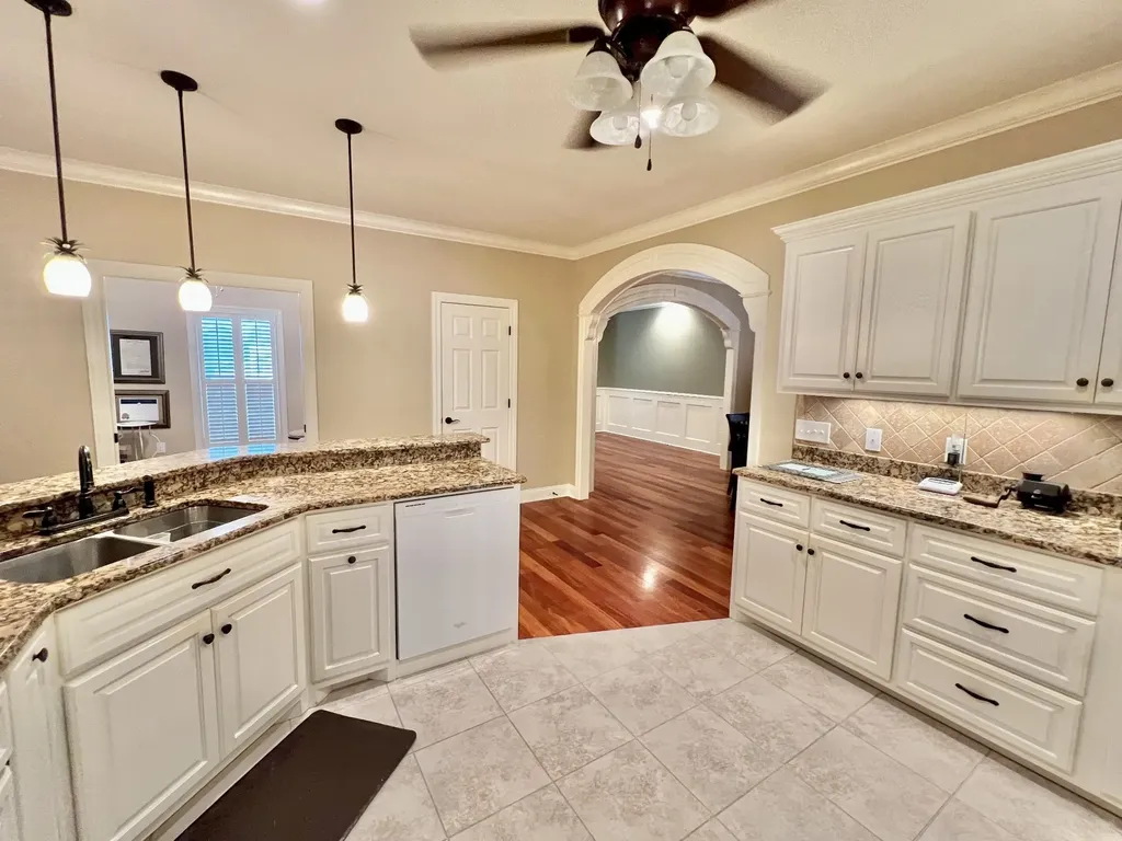 724 Toben Ter, N Lawrenceburg TN 38464