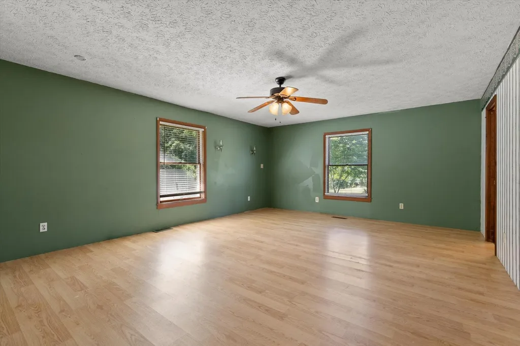 271 Anderson Road Palmer TN 37365