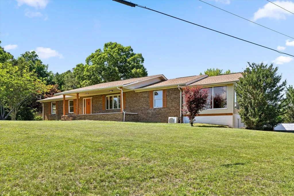 271 Anderson Road Palmer TN 37365