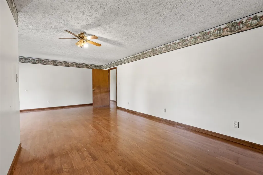 271 Anderson Road Palmer TN 37365