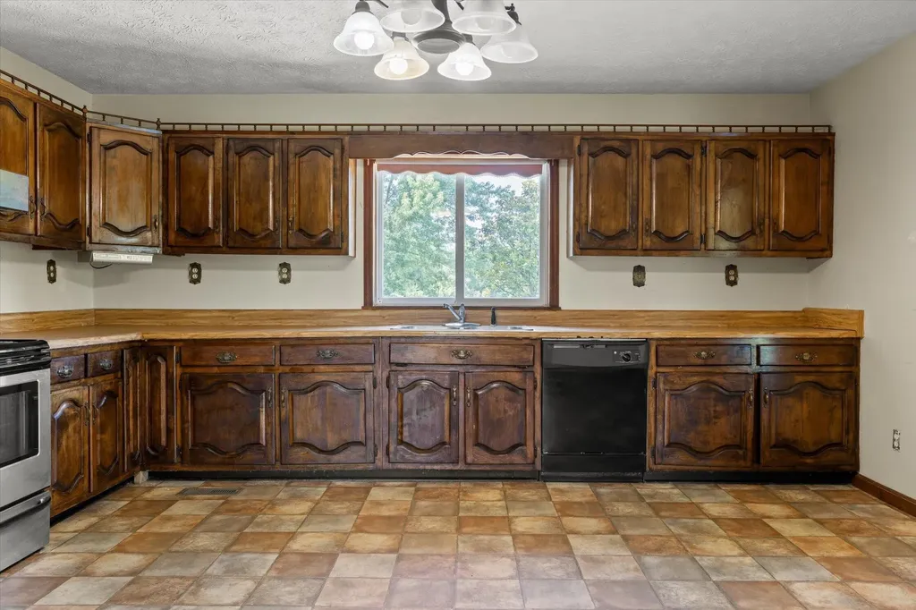 271 Anderson Road Palmer TN 37365