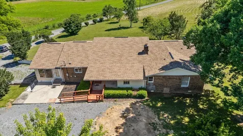 271 Anderson Road Palmer TN 37365
