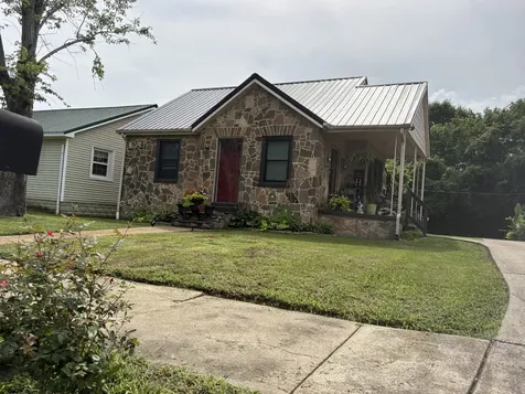 108 Greenwood Street Mount Pleasant TN 38474
