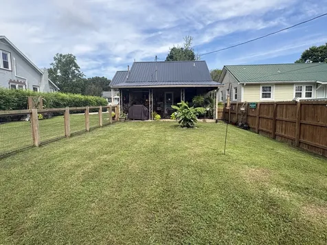 108 Greenwood Street Mount Pleasant TN 38474