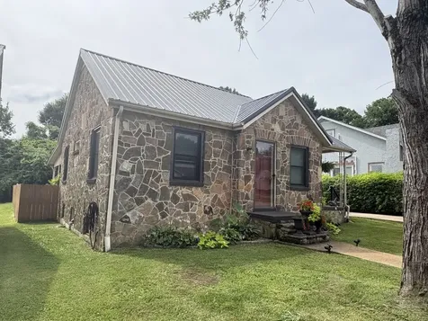108 Greenwood Street Mount Pleasant TN 38474