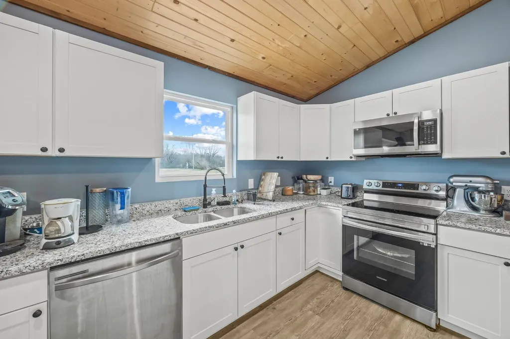 108 Hailey Ridge Lane Gainesboro TN 38562