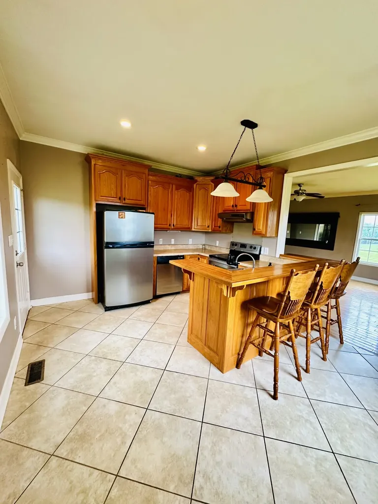 1686 Pleasant Hill Road Prospect TN 38477