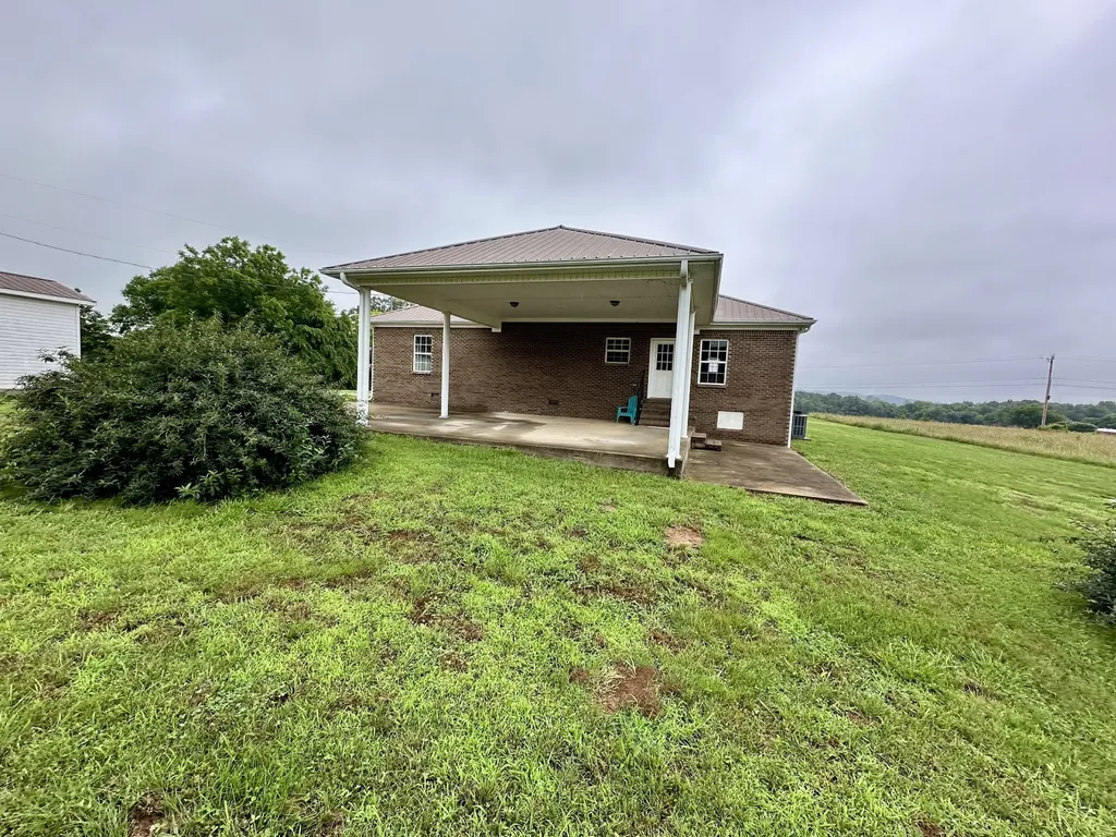 1686 Pleasant Hill Road Prospect TN 38477
