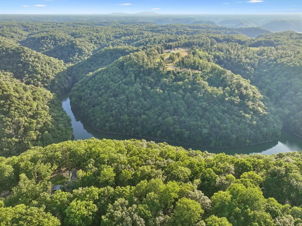 8 Rocky Top Sparta TN 38583