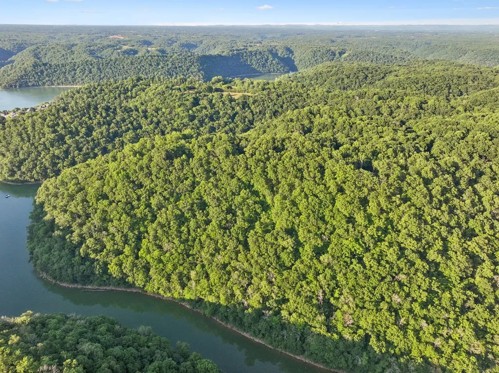 8 Rocky Top Sparta TN 38583