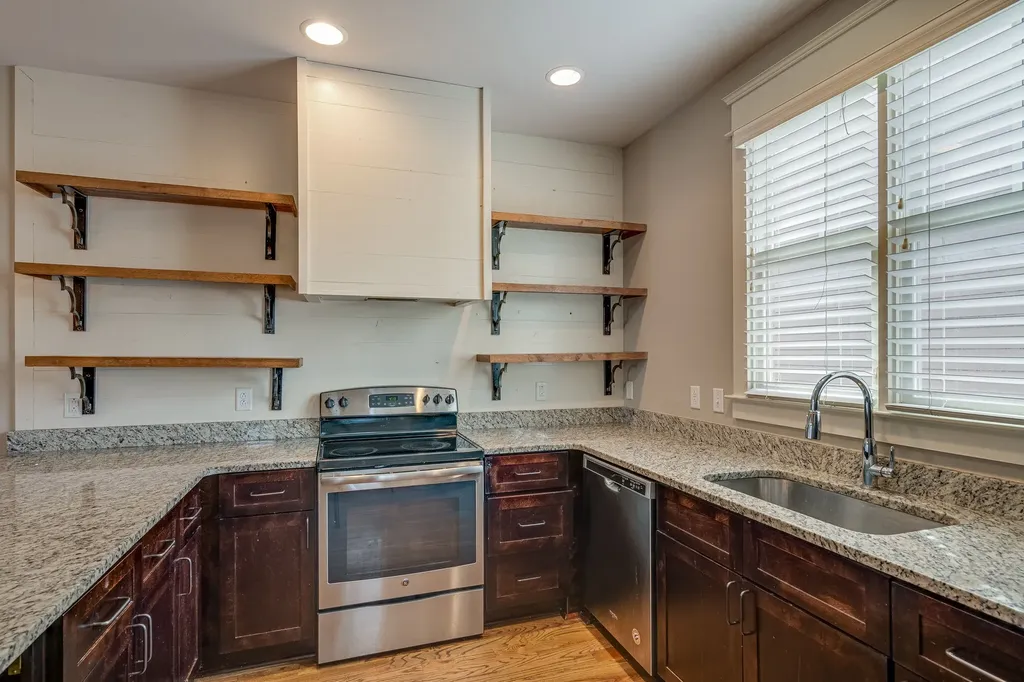 902 Cheatham Place Nashville TN 37208