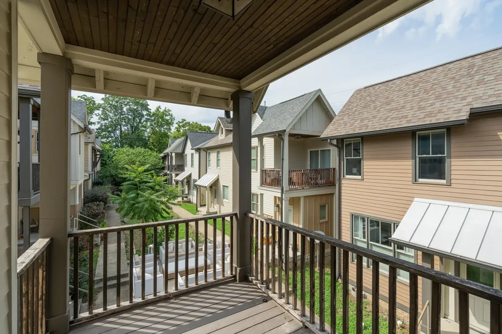 902 Cheatham Place Nashville TN 37208