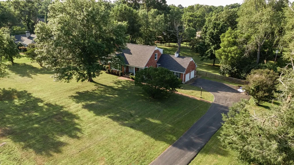 1319 Kenwood Drive Nashville TN 37216