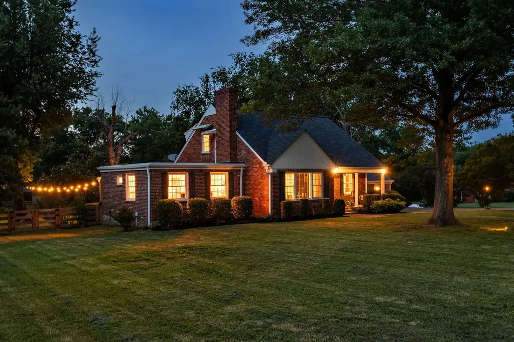 1319 Kenwood Drive Nashville TN 37216