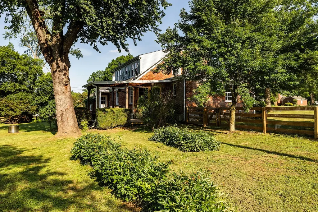 1319 Kenwood Drive Nashville TN 37216