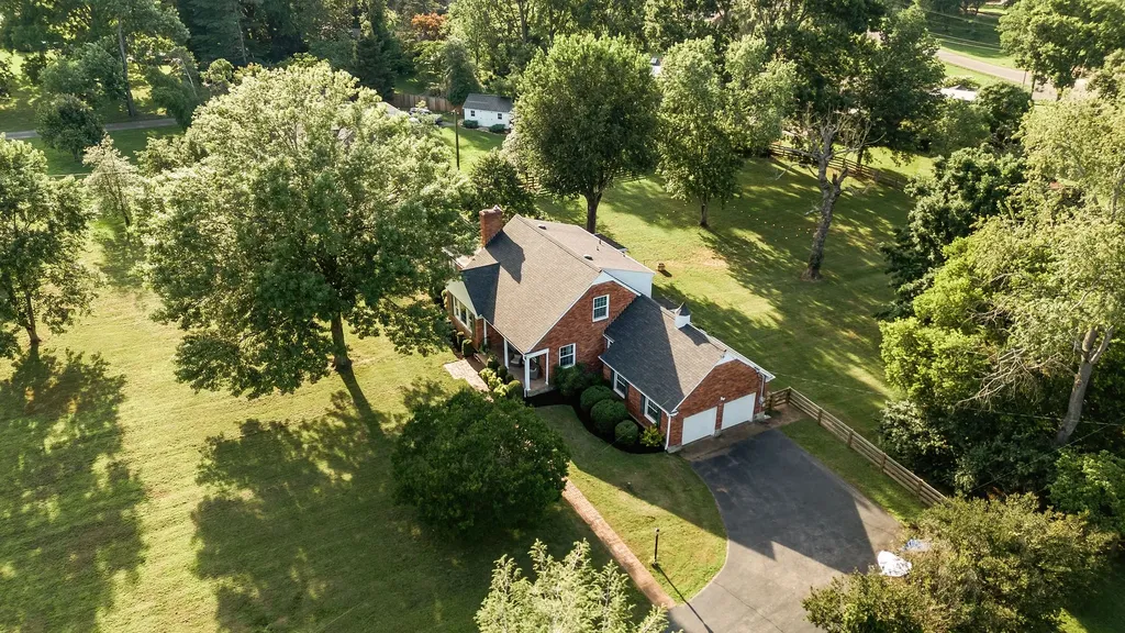 1319 Kenwood Drive Nashville TN 37216